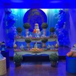 Decoração completa de festa infantil da Cinderela no Buffet SimSimSalabim em Rio Preto.