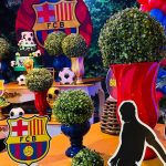 Decoração infantil do Barcelona com painéis, balões e mesas temáticas